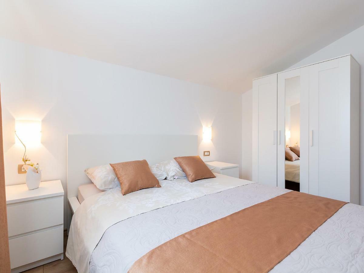 Apartments Gioia Пореч Екстер'єр фото